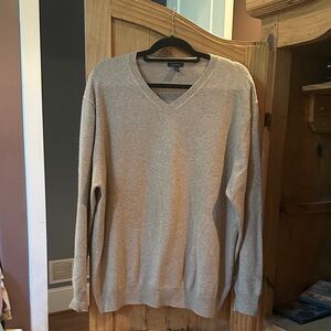 Men's V-Neck cashmere Sweater in Beige